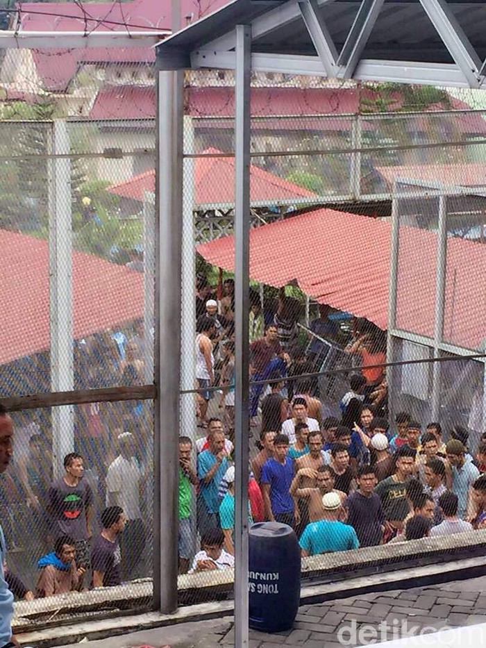 Napi Rutan Pekanbaru yang Kabur Perbaiki Pintu Sel yang Rusak