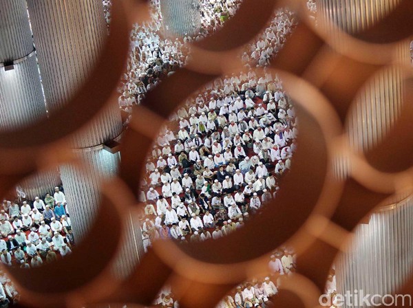 5 Hadits Tentang Sholat Dan Keutamaannya Yang Lengkap