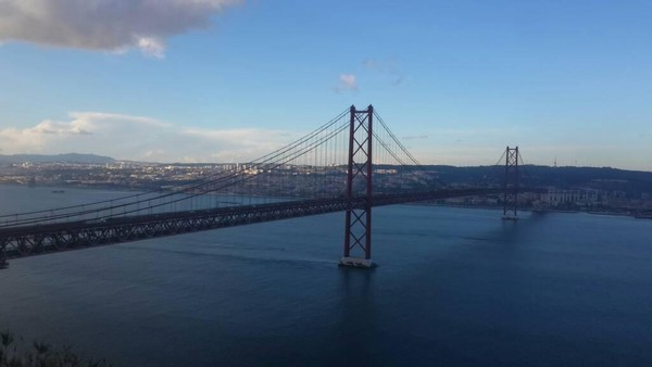 Jembatan Vasco da Gama dirancang untuk menahan angin. Konstruksinya pun dibuat untuk menahan gempa bumi 4 kali lebih kuat dari yang pernah dialami Lisbon (Elza/detikTravel)