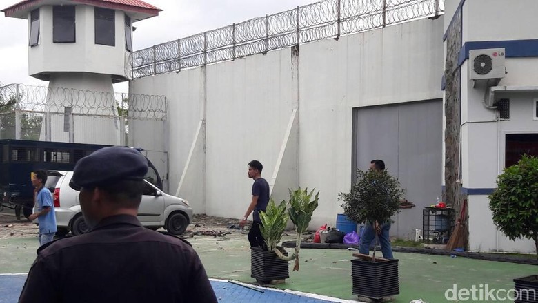 Polda Riau: Diperkirakan 200 Tahanan Kabur dari Rutan Polda Riau: Diperkirakan 200 Tahanan Kabur dari Rutan