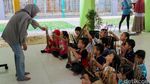 Melihat Asyiknya Anak-anak Bermain di RPTRA Gondangdia