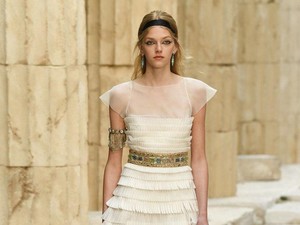 Kembalinya Tren Sepatu Gladiator, Dipakai Kendall Jenner Sampai Rihanna
