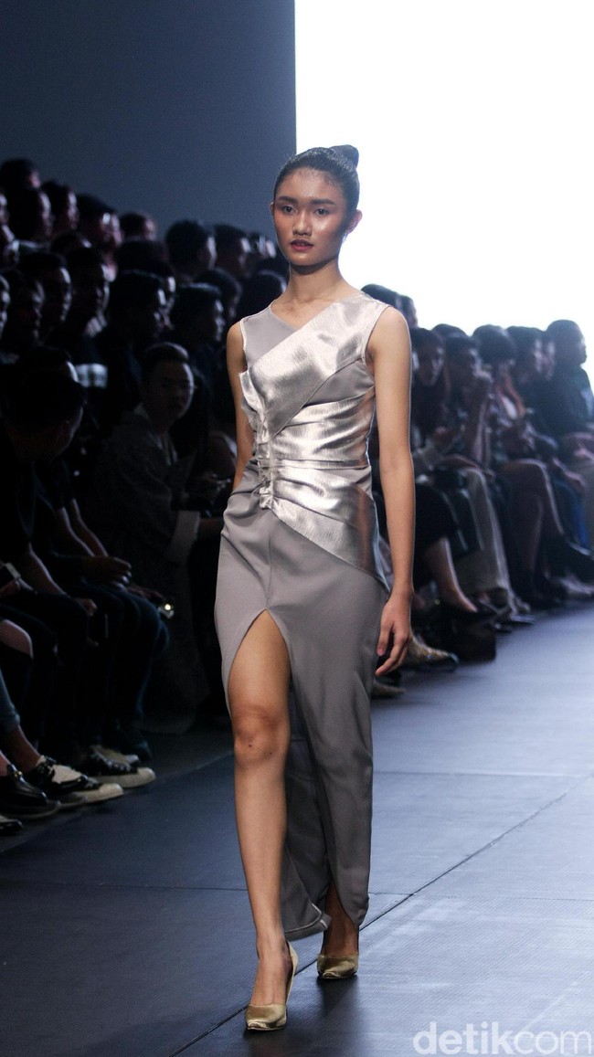 Koleksi busana terbaru Jeffry Tan di Plaza Indonesia Fashion Week 2017. Plaza Indonesia. Thamrin. Jakarta. [Foto: Mohammad Abduh/Wolipop]