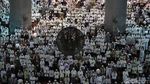 Sebelum Aksi 55, Massa Salat Jumat di Istiqlal