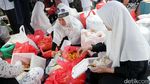 Dapur Umum ini Sediakan Makanan Gratis untuk Peserta Aksi 55