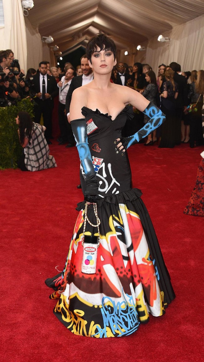 Katy Perry attends the China: Through The Looking Glass Costume Institute Benefit Gala at the Metropolitan Museum of Art on May 4, 2015 in New York City.  (Photo by Larry Busacca/Getty Images)
