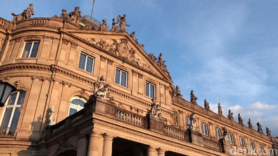 Megahnya Istana Stuttgart
