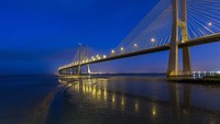 Lisbon juga memiliki jembatan ikonik yaitu Jembatan Vasco da Gama yang mirip Golden Gate di San Fransisco, Amerika Seriat. Dari jembatan setinggi 60 meter itu, traveler dapat melihat pemandangan Sungai Tagus dan Samudera Atlantik. Foto: (dok. Thinkstock)