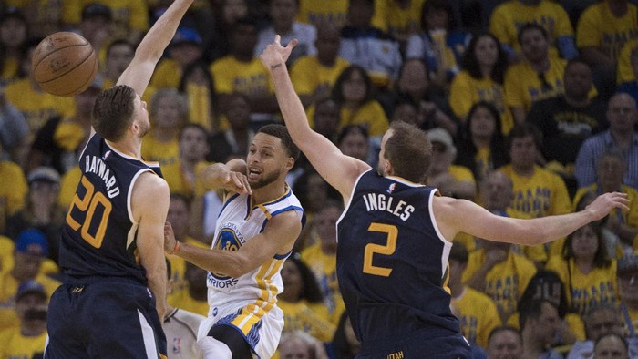 Warriors Kini Unggul 2-0 atas Jazz