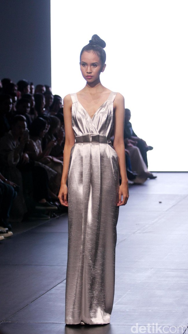 Koleksi busana terbaru Jeffry Tan di Plaza Indonesia Fashion Week 2017. Plaza Indonesia. Thamrin. Jakarta. [Foto: Mohammad Abduh/Wolipop]