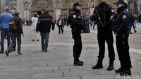 Notre Dame de Paris merupakan salah satu tempat wisata yang selalu ramai dikunjungi wisatawan.