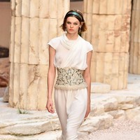 Model walks the runway during Chanel Cruise 2017/2018 Collection at Grand Palais on May 3, 2017 in Paris, France.  (Photo by Pascal Le Segretain/Getty Images)