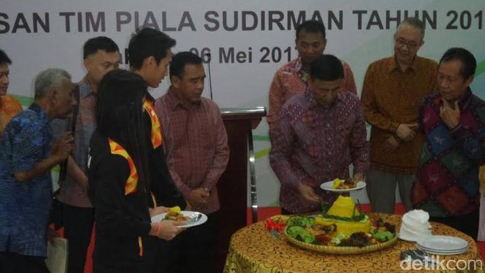 Rayakan HUT PBSI, Wiranto Juga Lepas Tim Piala Sudirman 2017