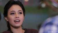 Anggika Bolsterli mengaku dulu sering disebut Cathy Sharon. Foto: Hanif/detikHOT