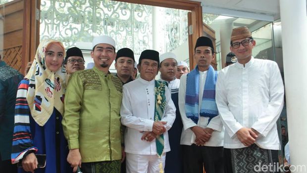 Sandiaga Uno saat pengajian di rumah Ustaz Solmed / 