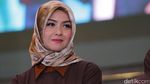 Tampil Berhijab, Revalina S Temat Bikin Hati Adem