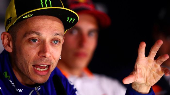 Foto: Valentino Rossi dalam konferensi pers jelang MotoGP Spanyol (Getty Images/Dan Istitene) Foto: Valentino Rossi dalam konferensi pers jelang MotoGP Spanyol (Getty Images/Dan Istitene)
