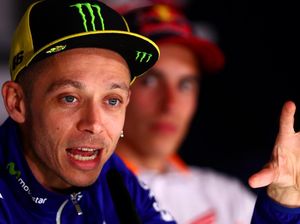 Kecepatan Honda di Trek Basah Bikin Rossi Khawatir