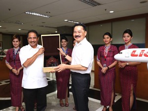 Bertekad Capai target, Menpar Arief ke Markas Lion Air Lagi