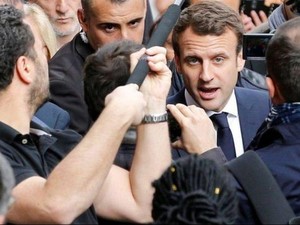 Kandidat Presiden Prancis Macron Kecam Serangan Peretas yang Masif