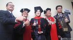 Tina Toon Wisuda S2 Magister Ilmu Hukum