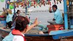 Lomba Perahu Hias di Muara Angke