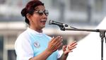 Aksi Menteri Susi Masak Sup Pindang Gunung