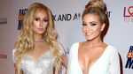 Adu Seksi Paris Hilton dan Carmen Electra