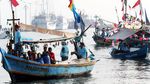 Lomba Perahu Hias di Muara Angke