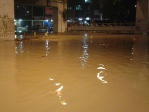 Video: Petugas BPBD Evakuasi Balita-Lansia Saat Banjir Terjang Cibodas Tangerang