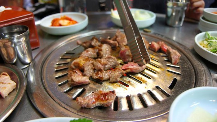 Di 5 Restoran Ini Bisa Makan BBQ Daging 'All You Can Eat 