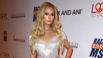Adu Seksi Paris Hilton dan Carmen Electra