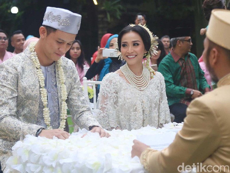 Rinni Wulandari-Jevin Julian Diingatkan Pentingnya Quality Time Rinni Wulandari-Jevin Julian Diingatkan Pentingnya Quality Time