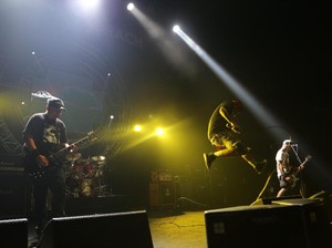 Panasnya Moshing Bersama Seringai di Hammersonic 2017
