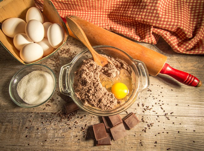 Ajak si Kecil Bikin Muffin Cokelat dan Keju dengan 4 Langkah Mudah Ini
