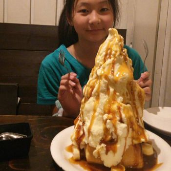 Wouw! Restoran Ini Sajikan <i/>Honey Toast</i> Setinggi 43 cm!