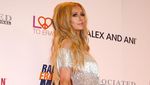 Adu Seksi Paris Hilton dan Carmen Electra
