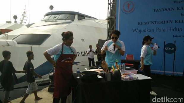 Menteri KP Susi Pudjiastuti Bersiap Memasak