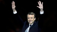 Ini makeup Macron saat terpilih jadi Presiden Prancis (Foto: REUTERS/Christian Hartmann)