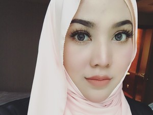Foto: Hijab Ala Shila Amzah, Hijabers Cantik yang Viral karena Lagu K-Pop