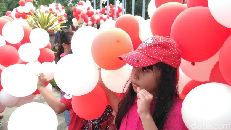 Yuk Lebih Berhati-hati Saat Bermain Balon Gas / Foto: Dewi Irmasari-detikcom Yuk Lebih Berhati-hati Saat Bermain Balon Gas / Foto: Dewi Irmasari-detikcom