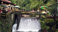 Untuk berkunjung ke destinasi wisata ini, traveler hanya dikenakan tiket masuk sebsar Rp 5 ribu saja per orang. Cukup murah bukan? Yuk, main ke Air Terjun Jumog! (Wahyu/detikTravel)