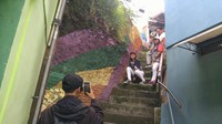 Foto: Usai foto-foto, kalau terus menanjak ke atas traveler dapat menikmati pemandangan Kota Semarang dari ketinggian. Asyik! (Angling Adhitya Purbaya/detikTravel)