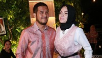 Dewi pun turut mendoakan agar Rinni dan Jevin Julian agar menjadi keluarga yang sakinah. mawaddah, wa rahmah. Pool/Palevi S/detikFoto.