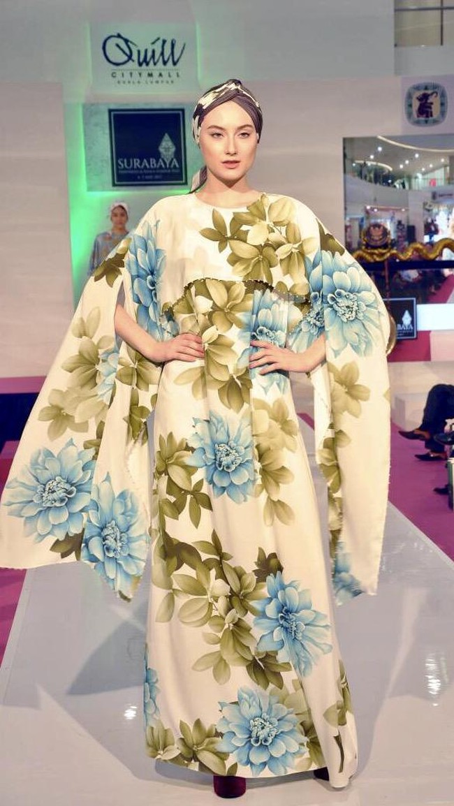 Kabana by Itang Yunasz, Surabaya Indonesia Fest di Kuala Lumpur. Malaysia. [Foto: dok. Itang Yunasz]