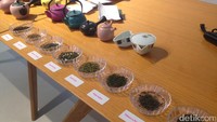 Sebanyak 9 teh Jepang diperkenalkan dan diseduh untuk peserta. Mulai dari teh hasil proses steaming maupun pan fire. Seperti tamaryokucha, kamairicha, dan kabuse-cha