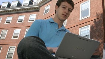 Zuckerberg kemudian memutuskan drop out dari Harvard untuk fokus mengembangkan Facebook. Foto: thechive