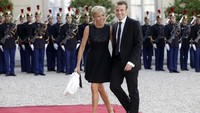 Makeup Macron saat menghadiri makan malam dengan Raja Spanyol ini, habis duit berapa ya? (Foto: REUTERS/Philippe Wojazer/File Photo)