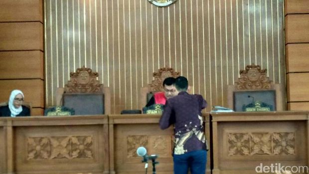  Sidang perdana praperadilan Miryam S Haryani di PN Jaksel, Senin (8/5/2017) ditunda karena pihak KPK tidak hadir.