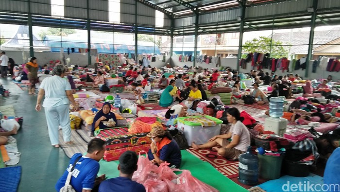 Penampakan Korban Banjir Kota Tangerang Mengungsi di GOR